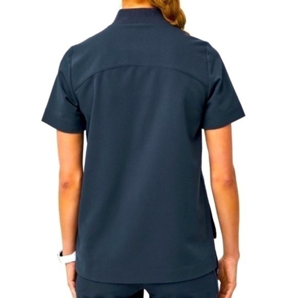 FIGS Dark
Harbor Jundah - Classic Scrub Top
Harbor Mundri - Slim
Scrub P… - Picture 7 of 16
